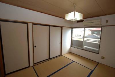 和室６帖　左に物入付き！