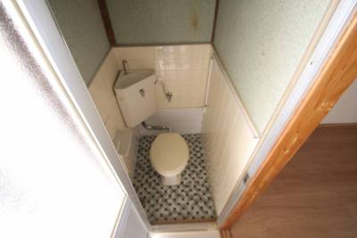 トイレ内で手洗い可。