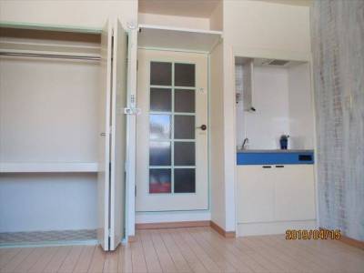 個室です。収納力のある大型クローゼットです。