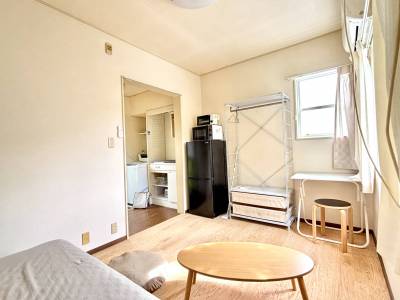 クローゼット、テーブル、ベッド、冷蔵庫、レンジ