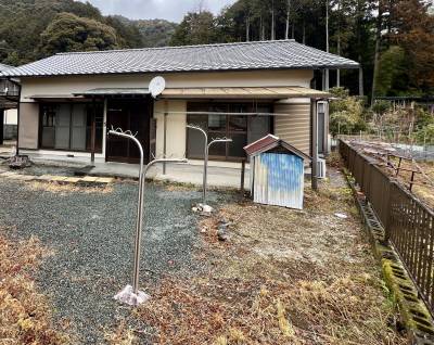 広々とした庭でバーべキューも出来ますよー