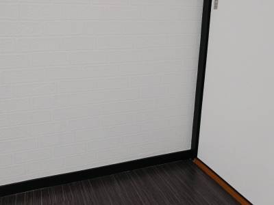 白のレンガ調クロス