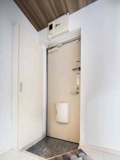 玄関です。シューズラックがあります