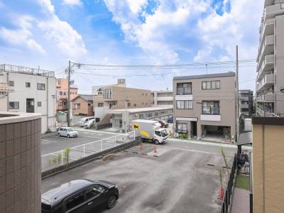 志賀本通の街並みが見えますよ♪