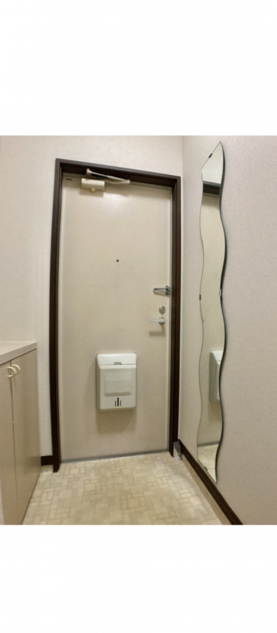 玄関先には姿見ミラー