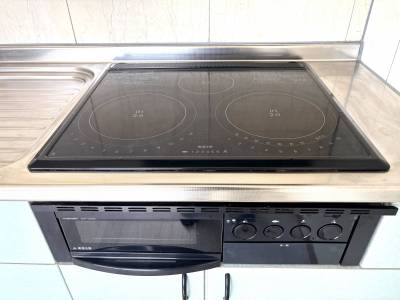 安全で掃除のしやすいＩＨ完備