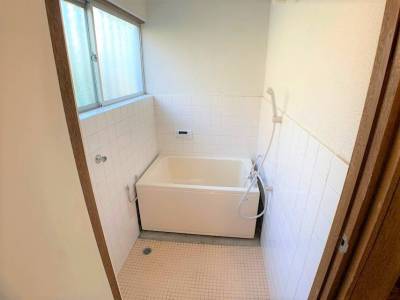 浴槽も新品となっております。