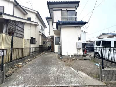 駐車場、普通車１台駐車可能