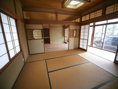1階和室-洋室です。繋ぐと14帖の広々空間です！！