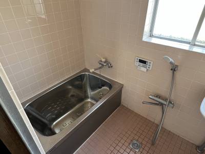 1F お風呂場 2020年に給湯器も交換済みです♪