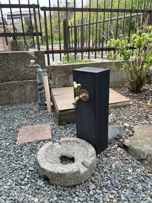 庭の立水栓。