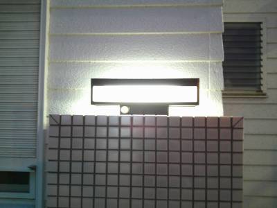 ファーストスウト入り口の玄関灯