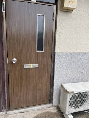 ドアは新品に交換