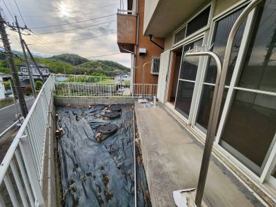 庭。外水洗あります。