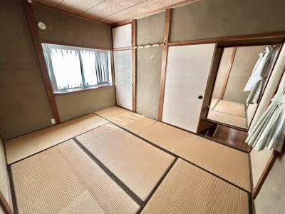 ２階和室も陽当たり良好！