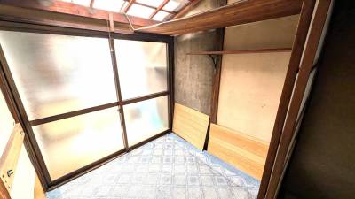 1階北　明るいサンルームで室内干し
仕事や物置にも◎