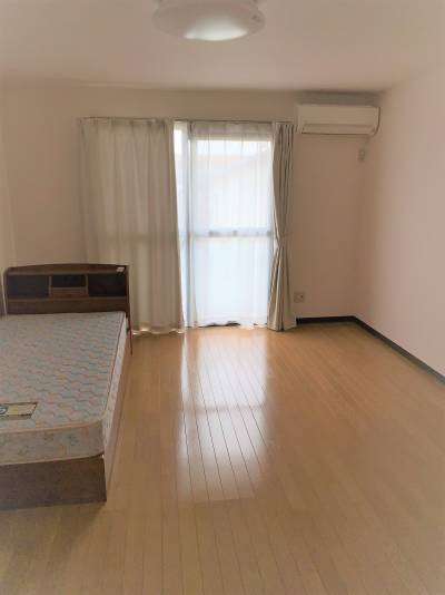 広々ゆったり洋室です