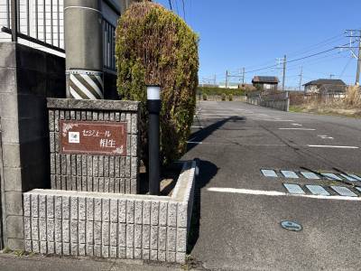 建物エントランスまわりの様子です