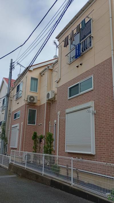 カフェ風外観。NTTフレッツ無料です。
