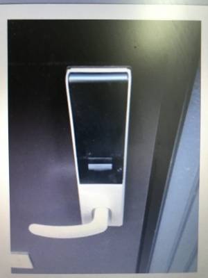 玄関のデジタルキー。解錠番号は3つまで自由に設定出来ます。