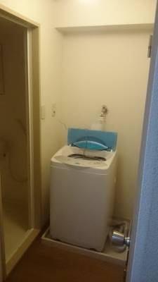 洗濯機置場、洗濯機はオプション