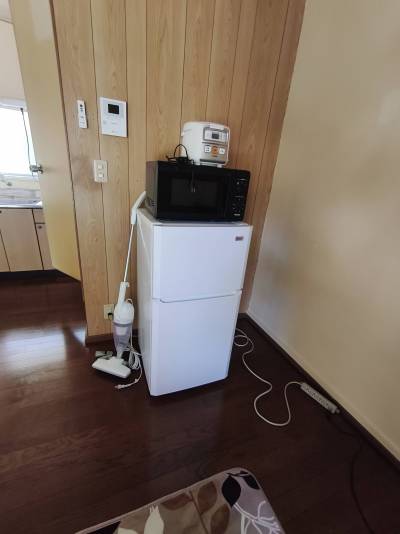 冷蔵庫、電気レンジ炊飯器完備!
