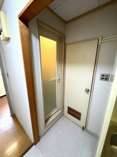 バス・トイレ別。