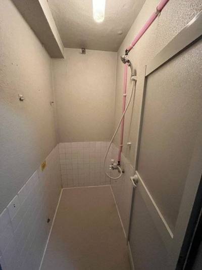 広いシャワールームです。