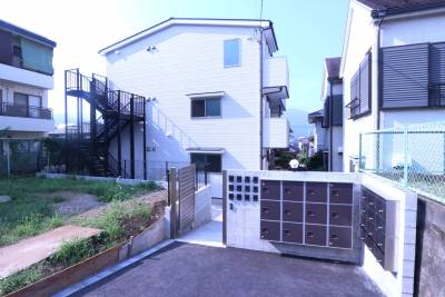 オートロック付・各部屋専用宅配ボックス付