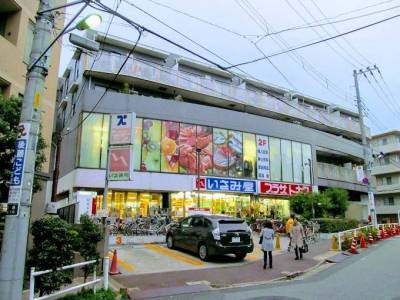 スーパーいさみや小竹向原駅前店　２階は100均Can Do
