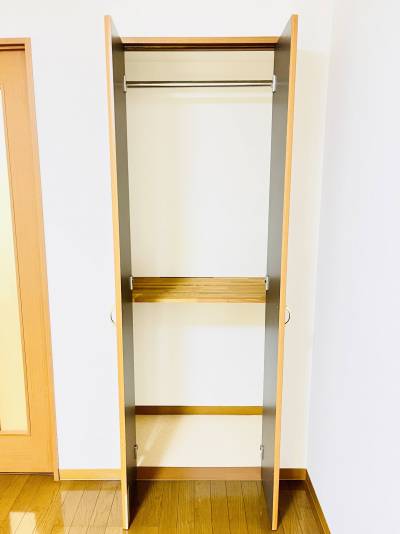 左右奥行きありの収納