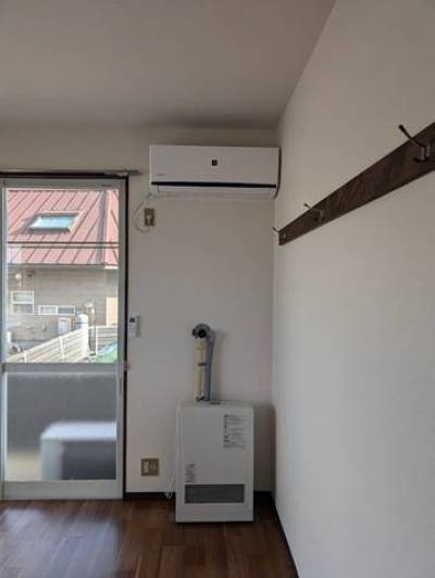 エアコンとガスヒーター付き！（お部屋により機種が異なります）