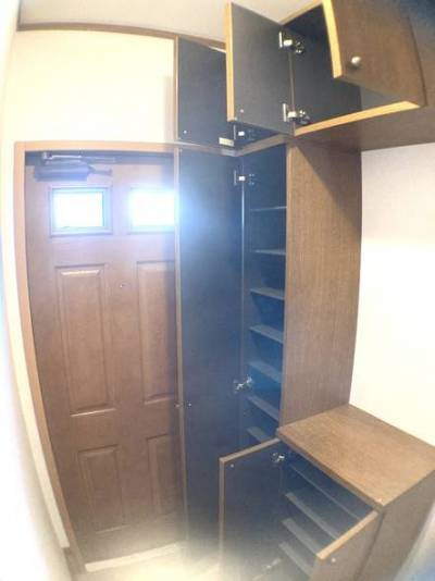 内玄関には大容量のシュークローゼット！