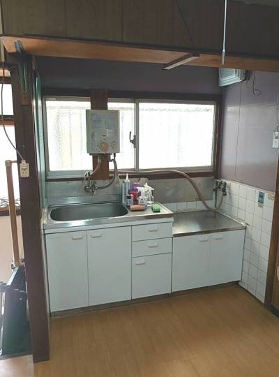 キッチン塗装　床クッションフロアに　照明交換