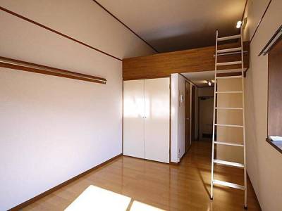 1階のロフト付は天井高があり広く感じるお部屋です！
