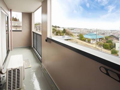 日当たりの良いベランダで、いつでも外の景色を楽しめます