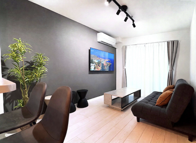 LDKはアクセントクロスでお洒落な雰囲気♫