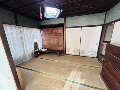 ２階和室奥側６畳