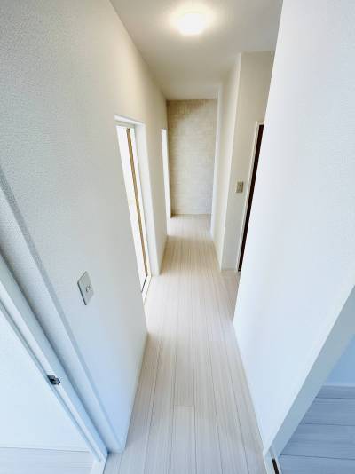 廊下も内装をやり直しているのでとっても綺麗です♪