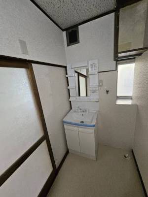 脱衣所＆独立洗面台を新設