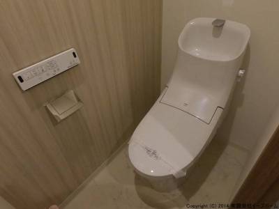 温水洗浄便座付きトイレです。