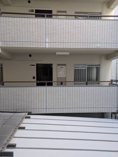 東館から&hellip;　203号室玄関周りです