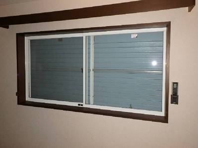 全窓に雨戸付き、防犯、防音、冷暖房に効果あり！