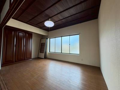 2階の洋室です。
寝室にも◎