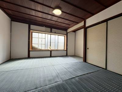 2階の端の和室です。
