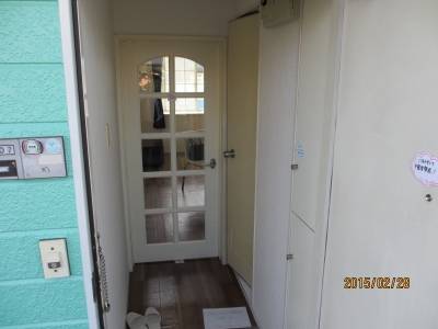 白が基調の明るいお部屋です。