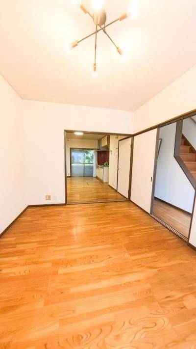 リビング。光が入り明るいお部屋。