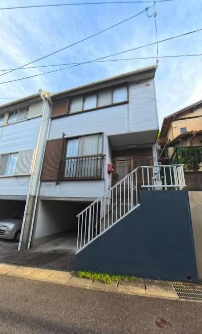 駐車場付き!閑静な住宅地です。 駐車場付き!閑静な住宅地です。