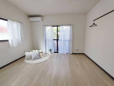 柔らかい光で包まれる広い部屋は落ち着きます♪