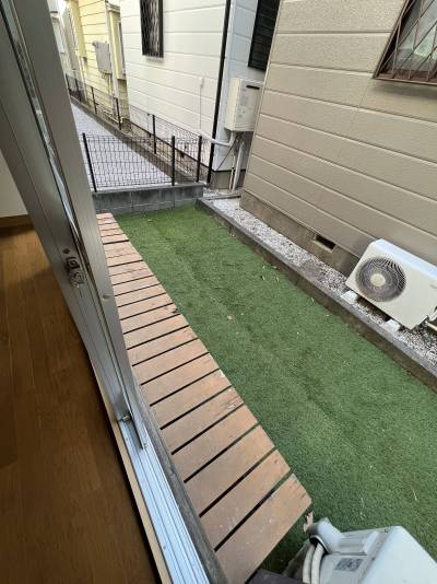 人口芝を新規に設置しています